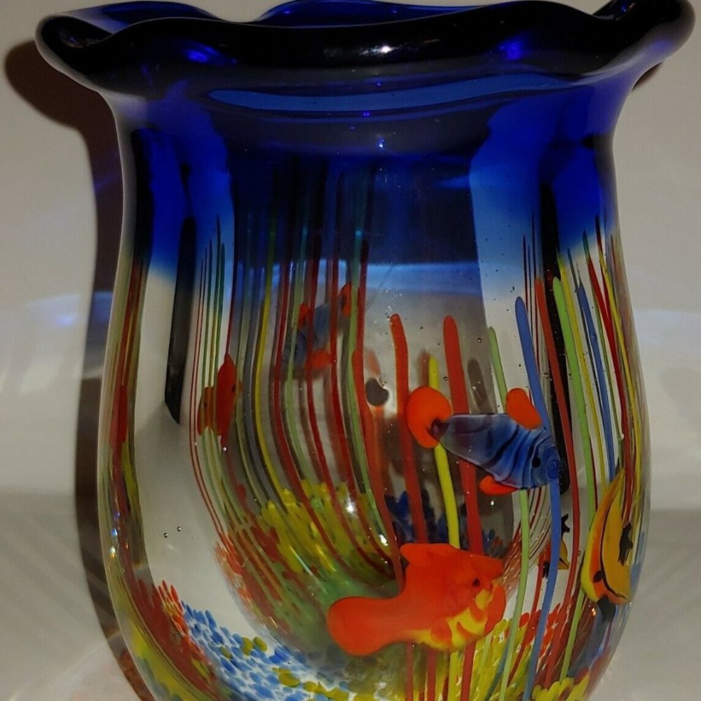 Heavy thick Art Glass Blown Tropical Fish Aquarium Vase Murano Style 5.75” Tall